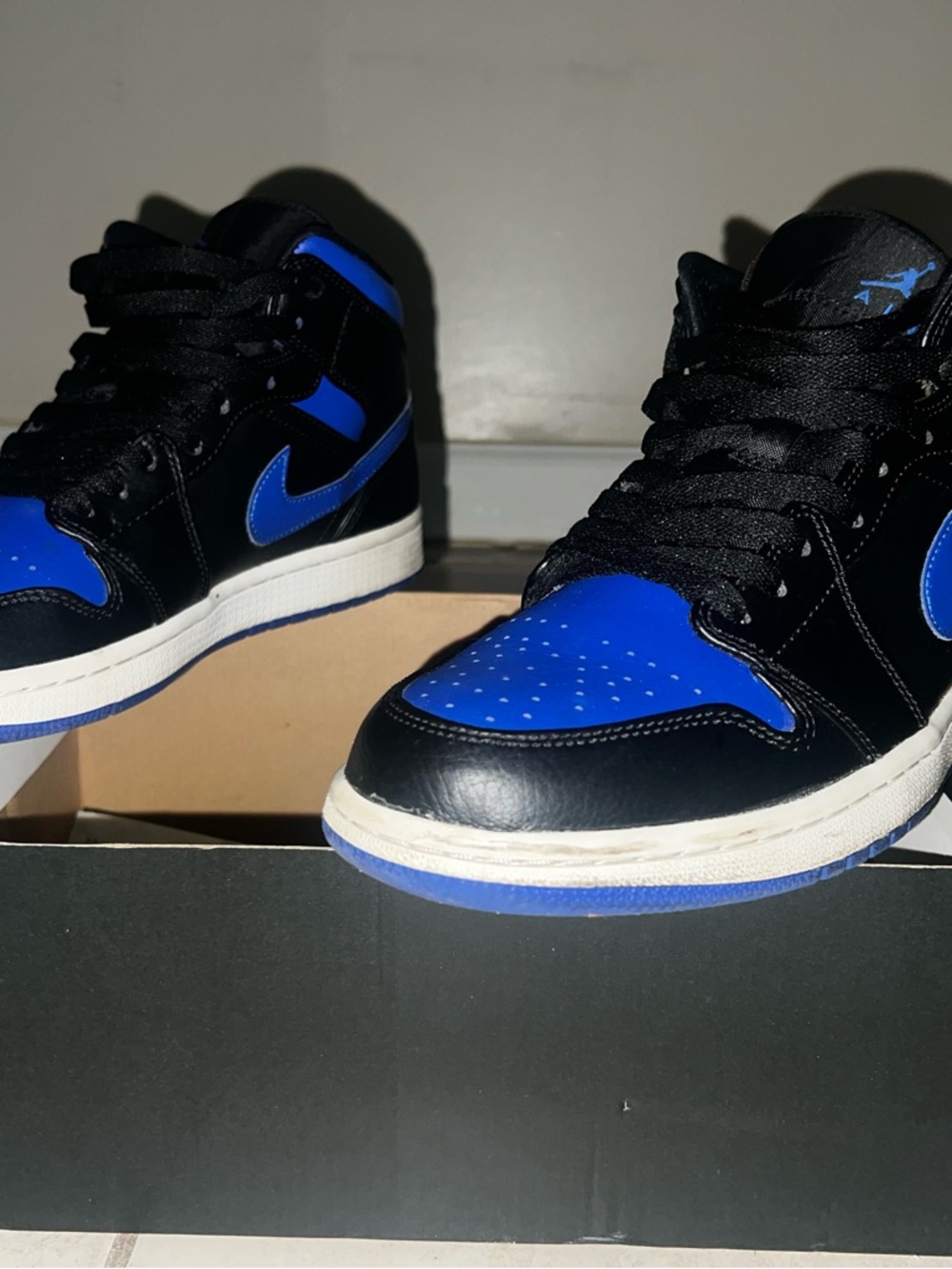Jordan Retro High-Top Sneakers - Black & Royal Blue